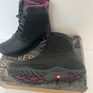 The north face women’s stormkat water proof boots